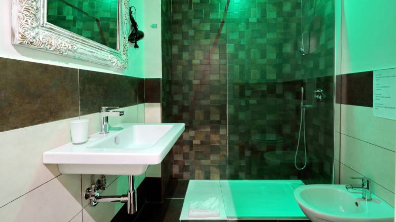 Affittacamere-Roma-Suite-Monti-camera-king-bagno-154